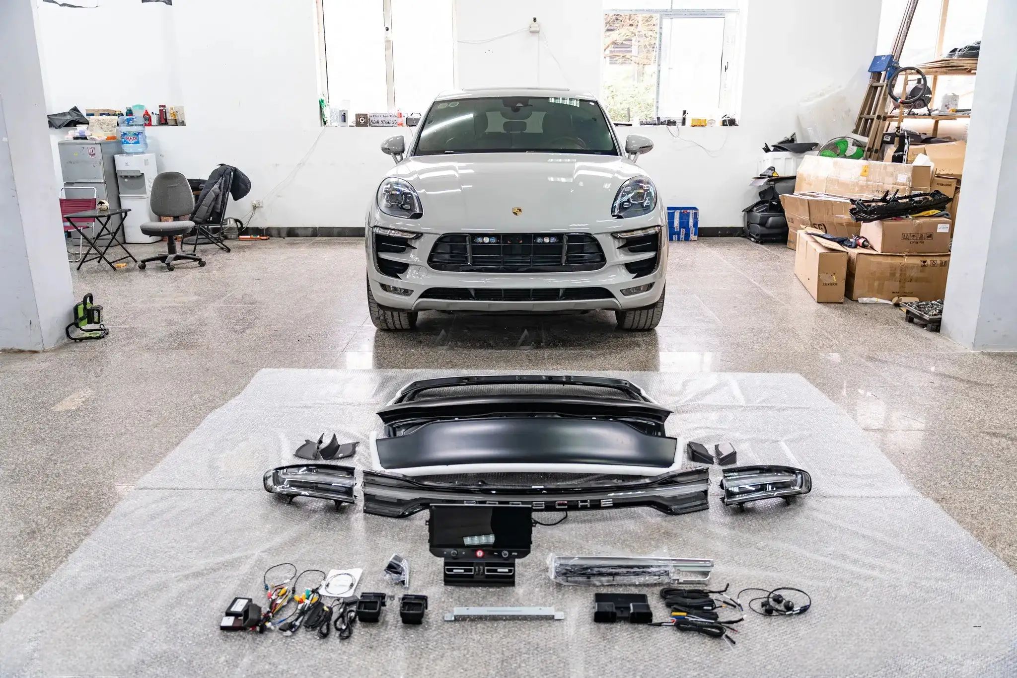 Nâng cấp xe Porsche Macan, Lắp Camera 360, Cốp Phiên Bản 2024 Và Màn Hình Android