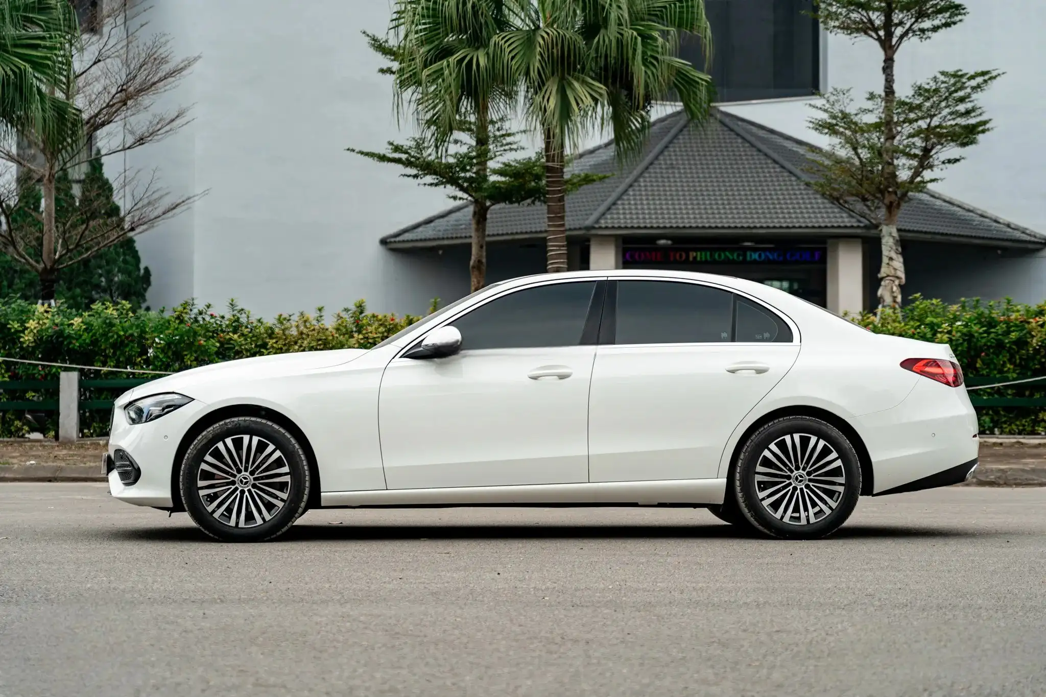 NÂNG CẤP XE MERCEDES C200, LẮP CAM 360 VÀ PHAY MÂM STYLE S450