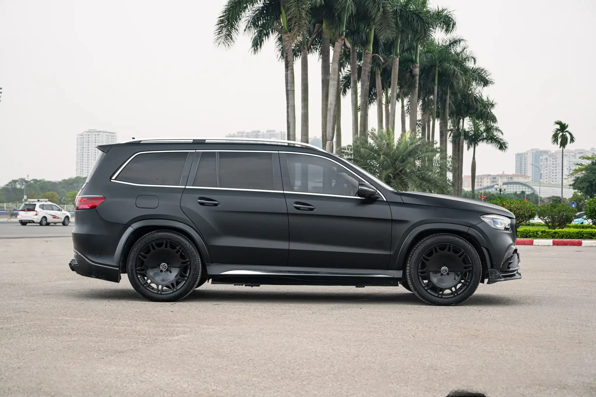 Nâng cấp xe Mercedes G, up GLS Brabus Dán Đen Mờ Cá Tính