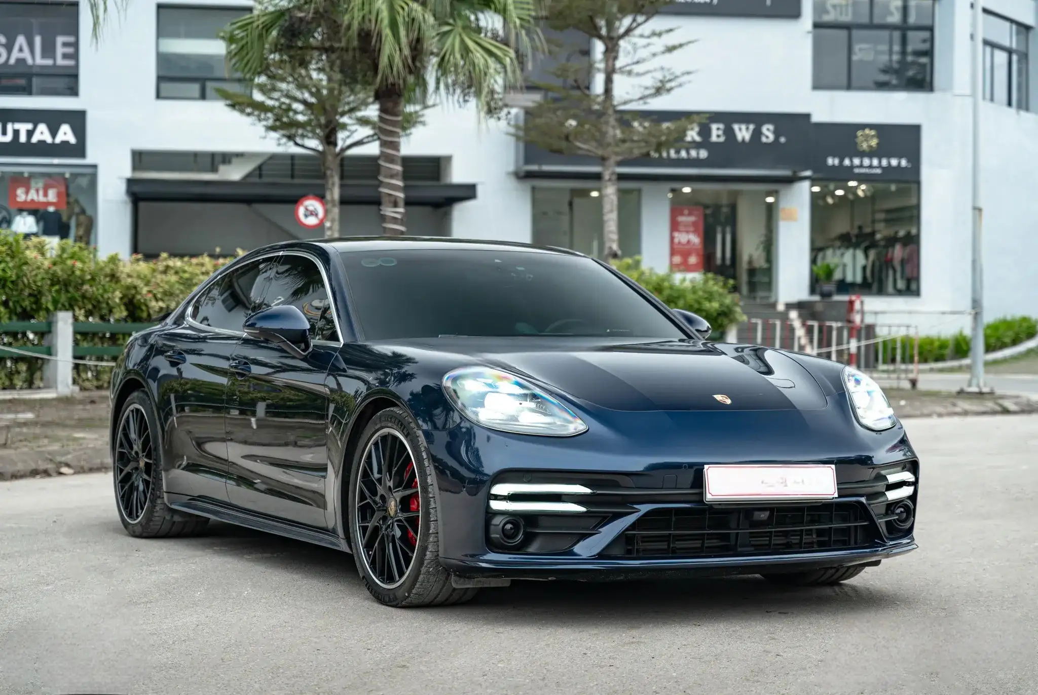 NÂNG CẤP XE PORSCHE PANAMERA, NÂNG CẤP BODYKIT TURBO S FACELIFT, BỌC DA NỘI THẤT ĐỎ BORDEAUX