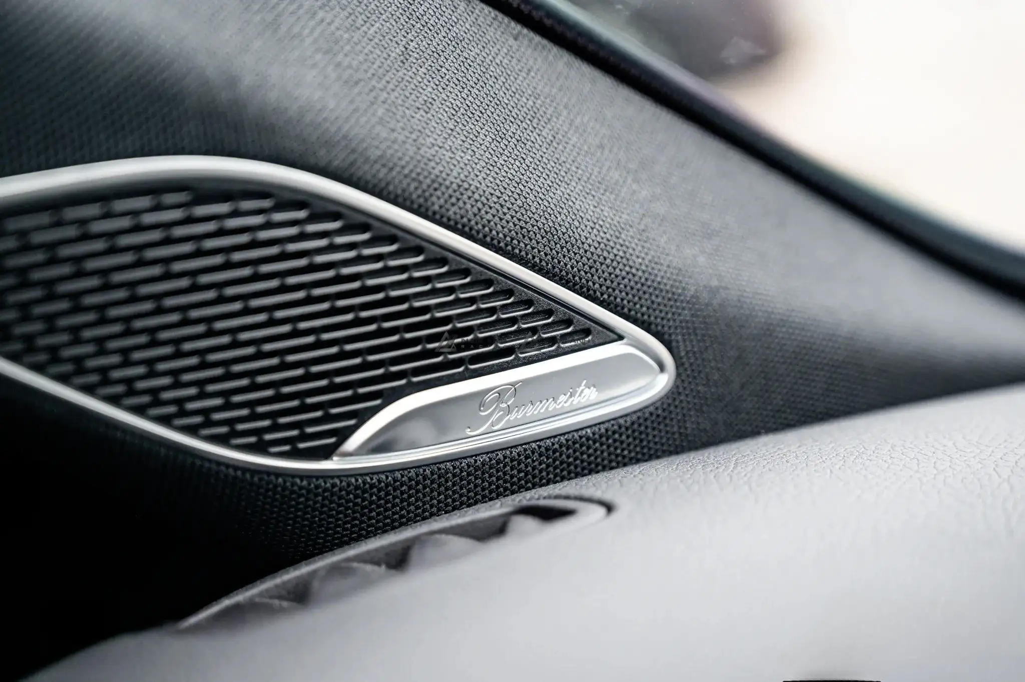 Loa Burmester Mercedes A-Class – Nâng Cấp Âm Thanh Cao Cấp