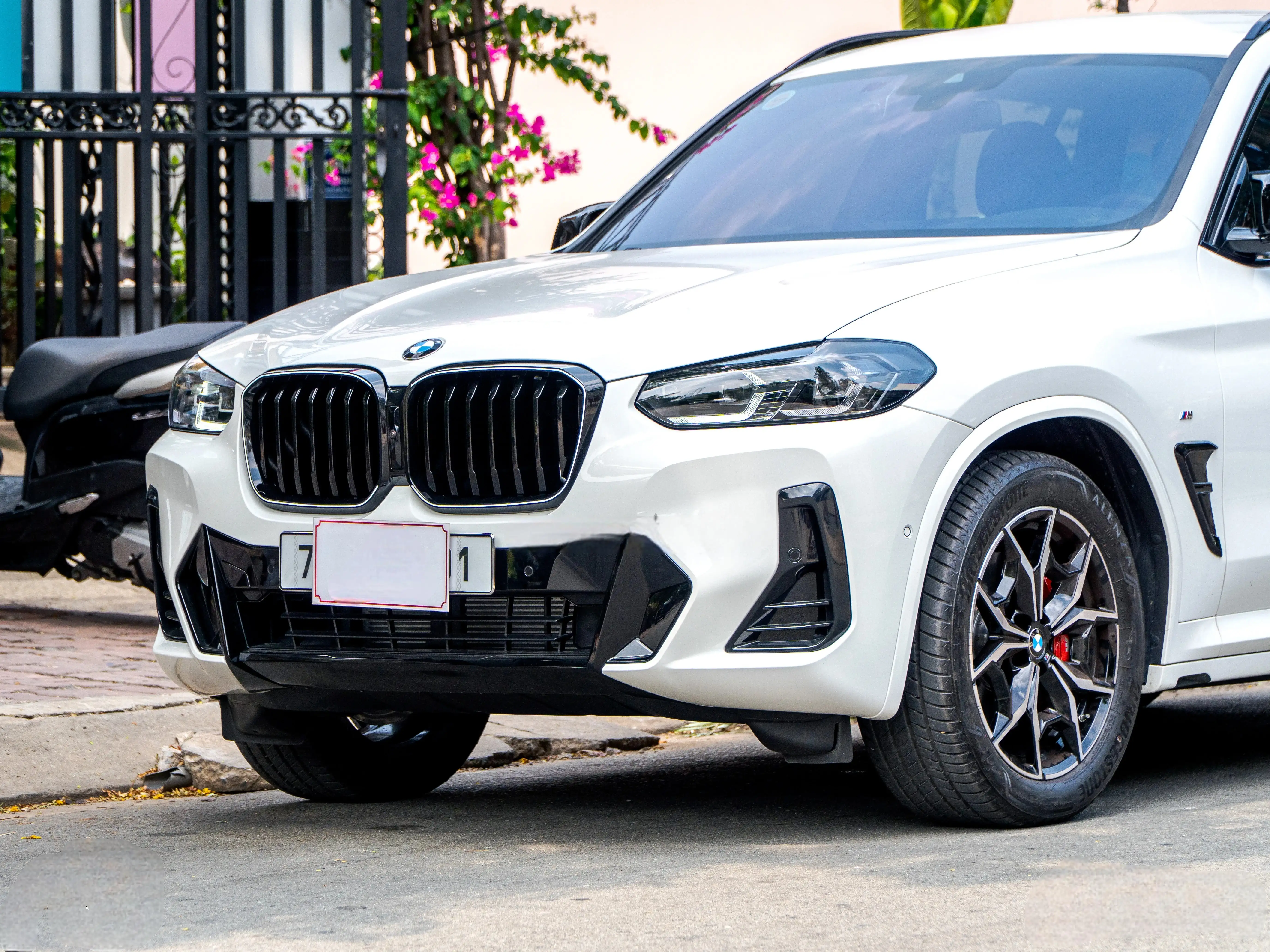Nâng cấp BMW X3, Nâng Cấp Calang LED, Cảnh Báo Điểm Mù Và Áp Suất Lốp