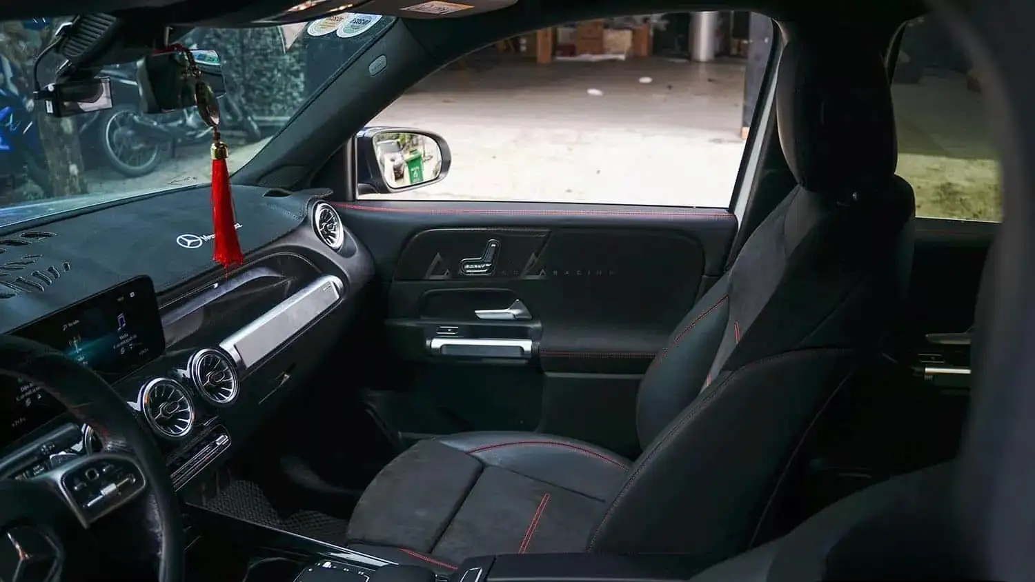 Mercedes GLB nâng cấp ghế phụ chỉnh điện| Mercedes GLB200