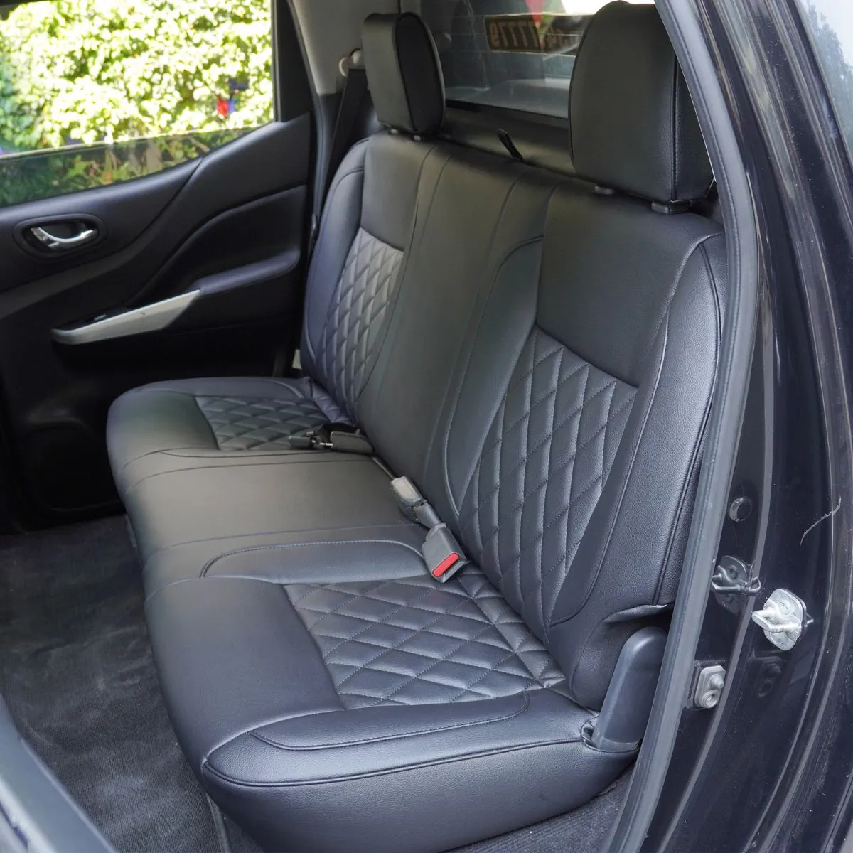 BỌC GHẾ DA NISSAN NAVARA 2015